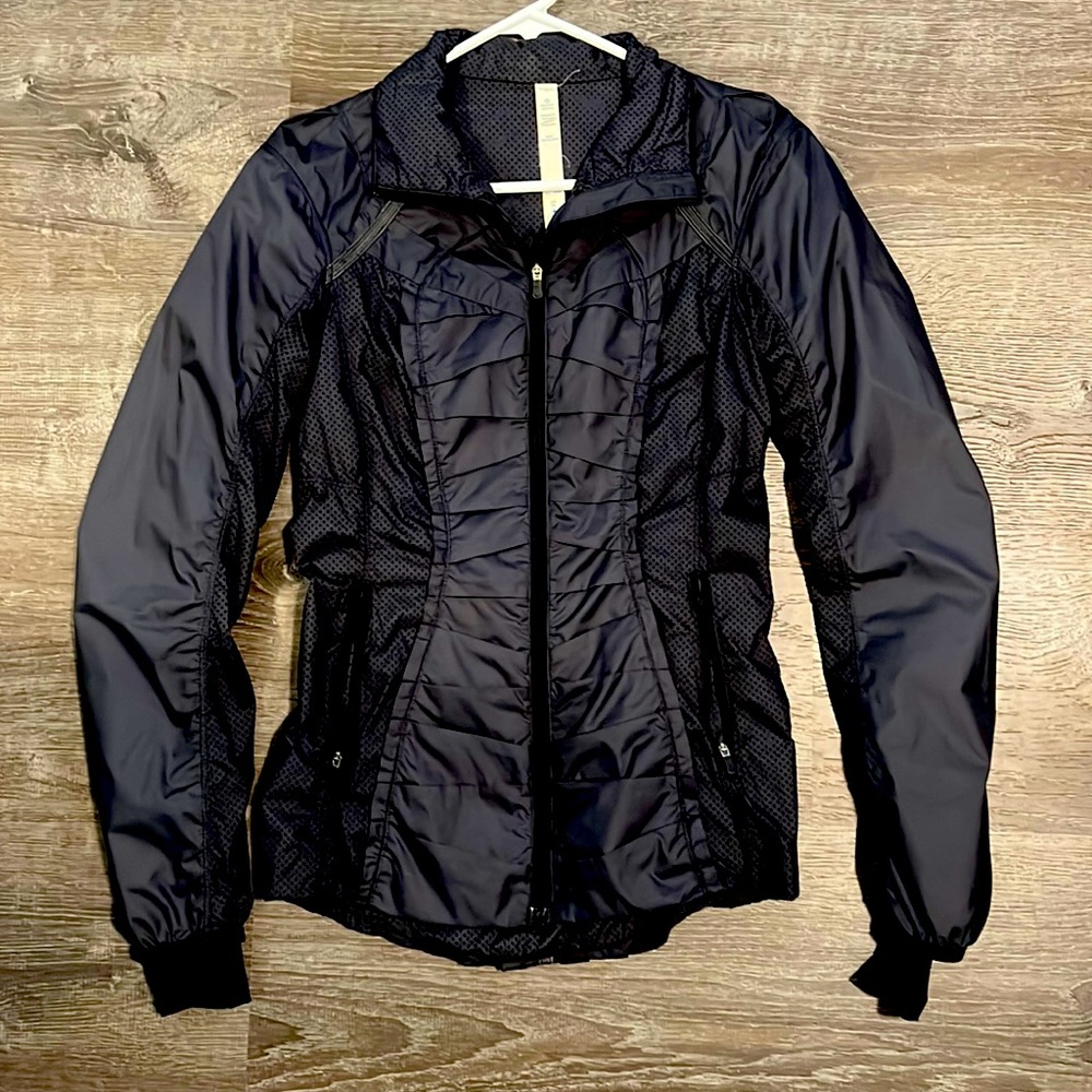 Lululemon Women’s Black Jacket Size 2